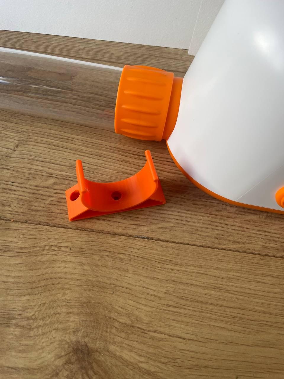 Air Toobz Wall Mount Stabilizer Bracket, Toy Wind Machine Accessory