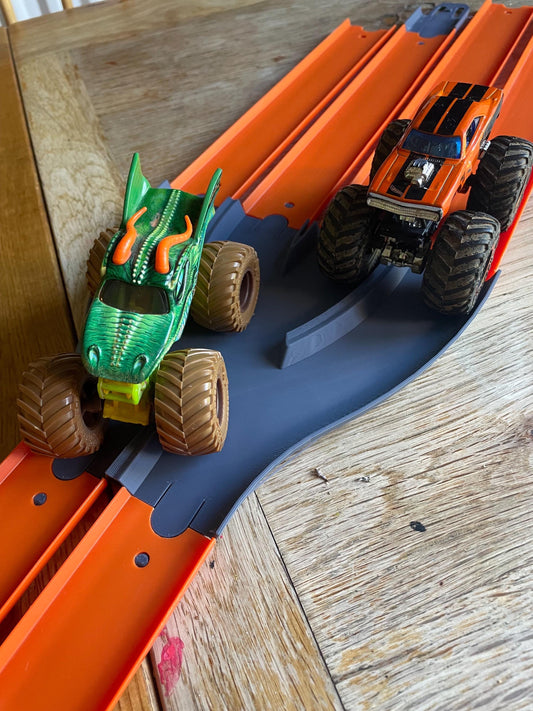 Hot Wheels Track Connector: 4-Lane to 2-Lane Racing Component