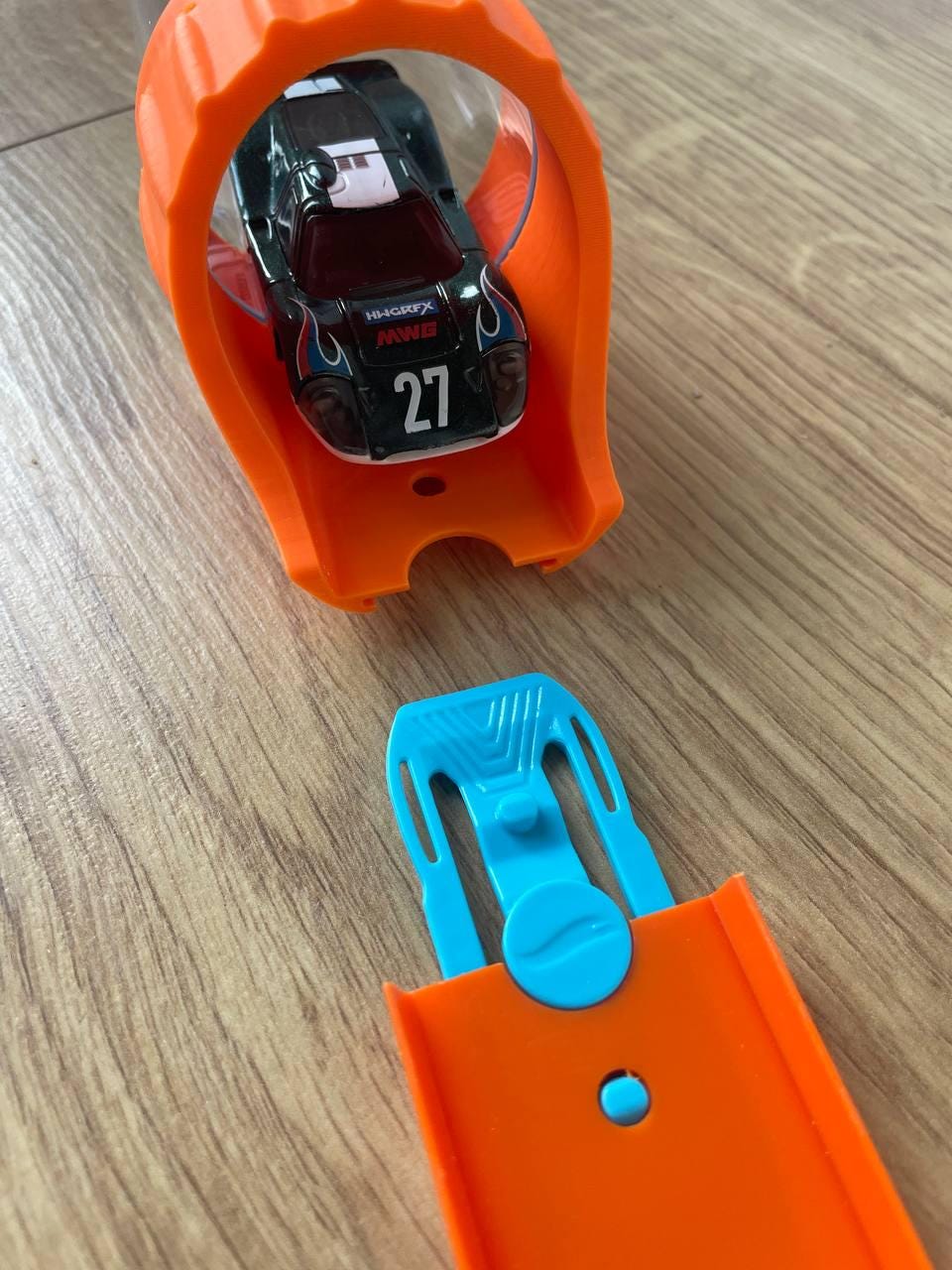Hot wheels air toobz connector - fat brian toys car track connector