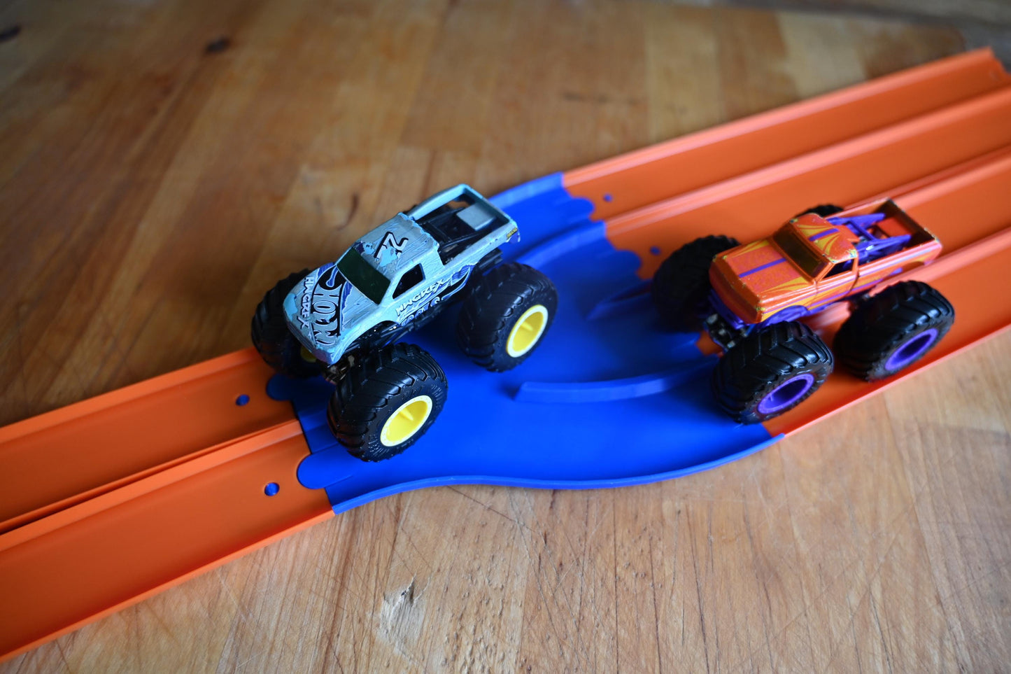 Blue 4-Lane to 2-Lane Track Connector: Hot Wheels Compatible