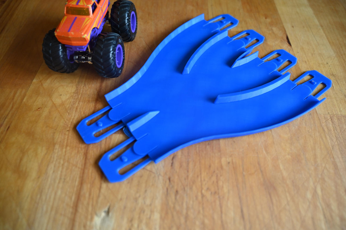 Blue 4-Lane to 2-Lane Track Connector: Hot Wheels Compatible